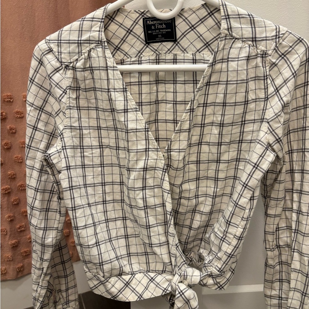 Abercrombie & Fitch Checkered Wrap Blouse - Cream and Black